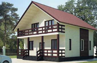 Двухэтажный дом с балконом